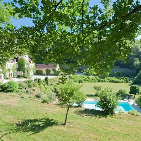 Chateau De Queynac