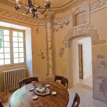 Chateau De Queynac